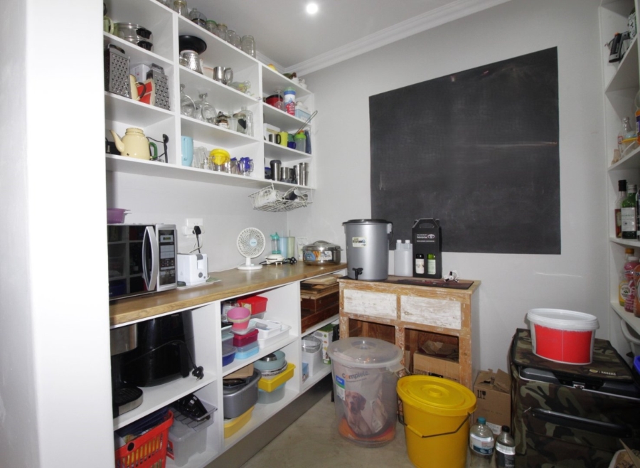 4 Bedroom Property for Sale in Paradise Beach Eastern Cape